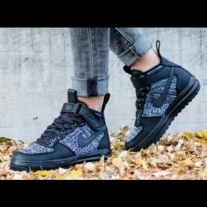 NIKE FLYKNIT  LUNAR FORCE 1 BOOTS